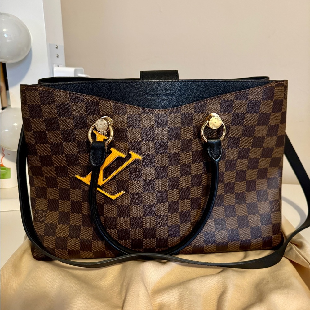 EUC Louis Vuitton Riverside Damier Ebene